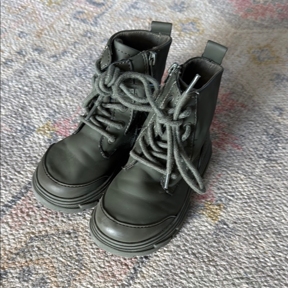 Zara toddler boy dark green Lace-Up Boots